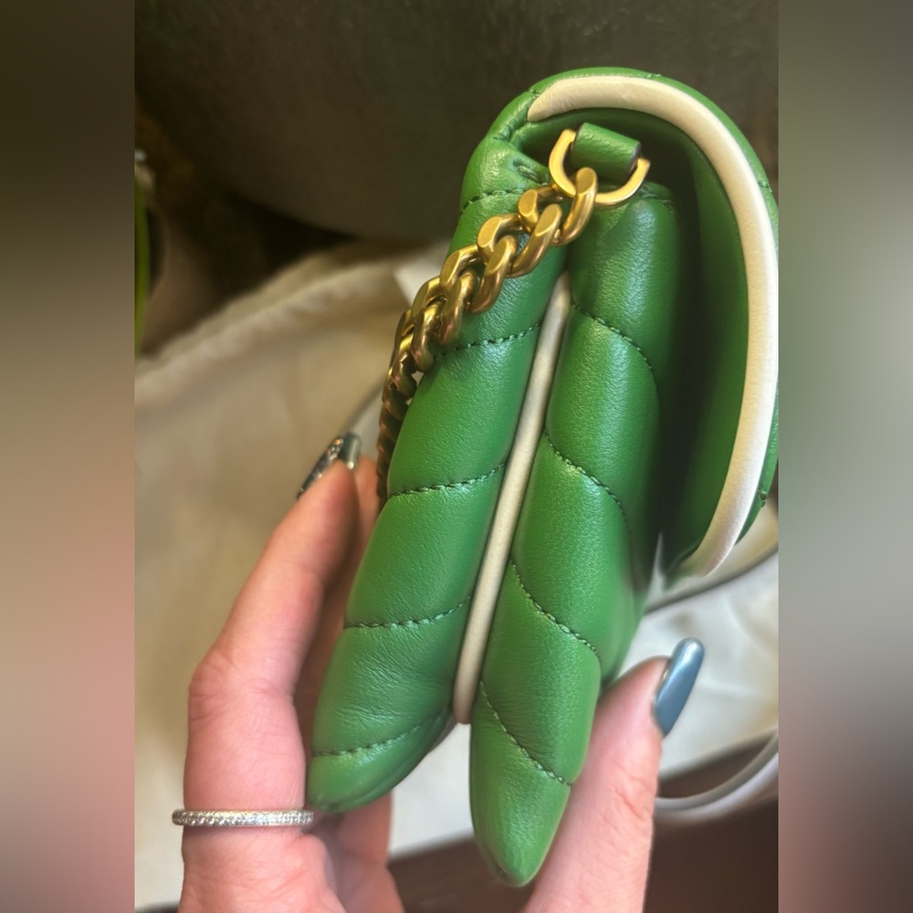 Tory Burch Green Quilted Crossbody with White Trim and Gold Logo - Picture 7 of 15